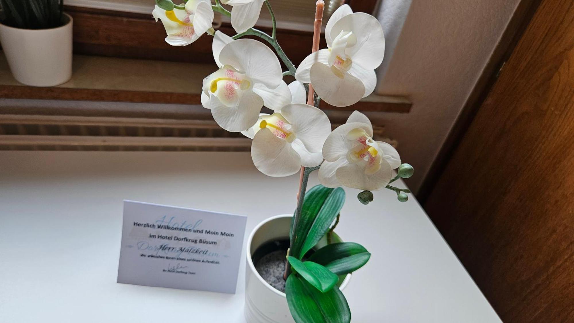 Hotel Dorfkrug Buesum - Guenstige Altbauzimmer Am Oland Pokoj fotografie