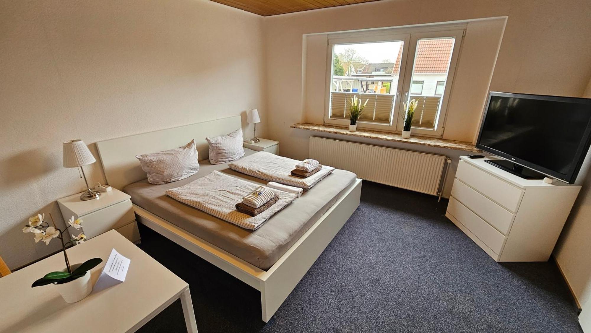 Hotel Dorfkrug Buesum - Guenstige Altbauzimmer Am Oland Pokoj fotografie