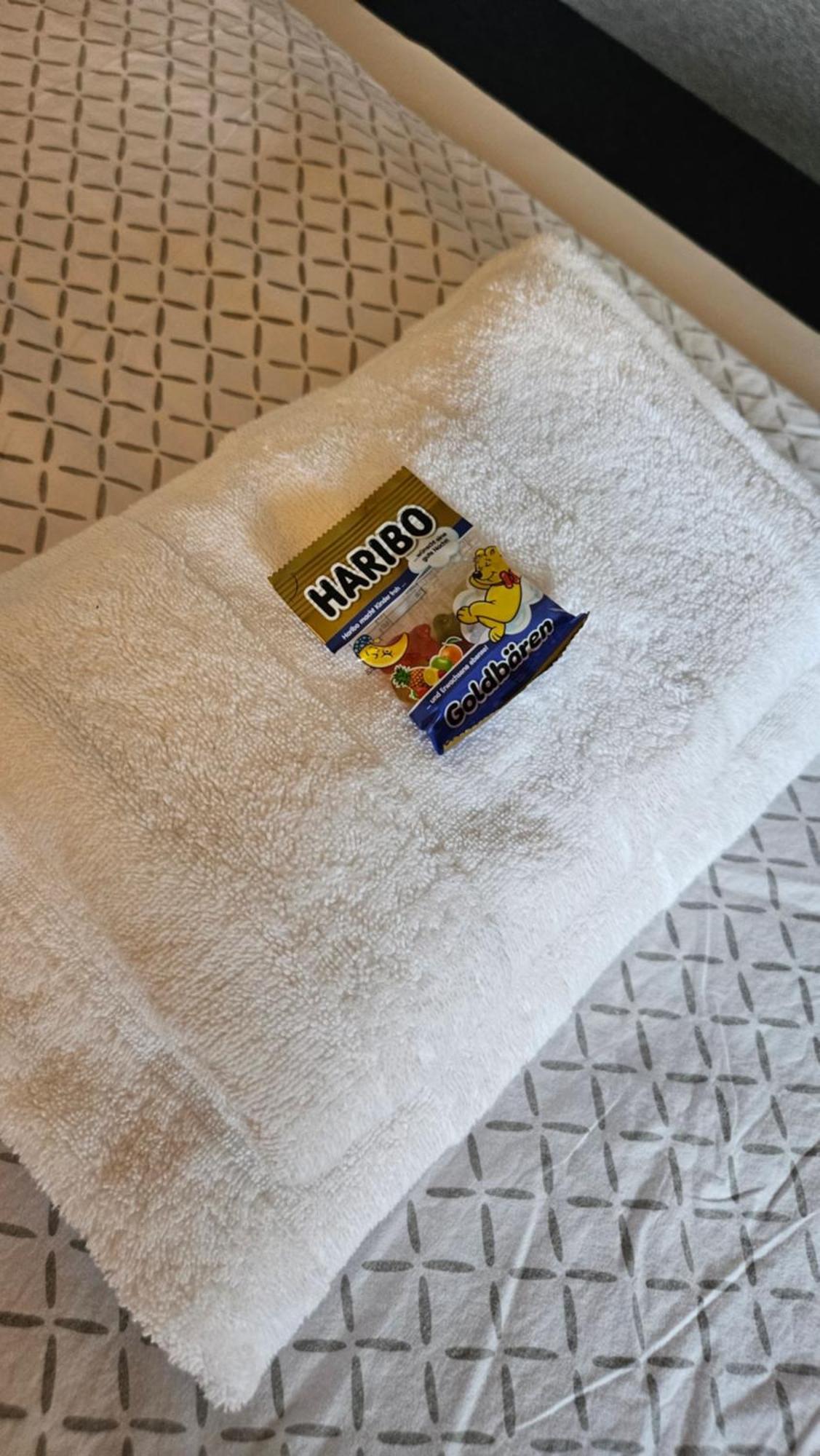 Hotel Dorfkrug Buesum - Guenstige Altbauzimmer Am Oland Pokoj fotografie